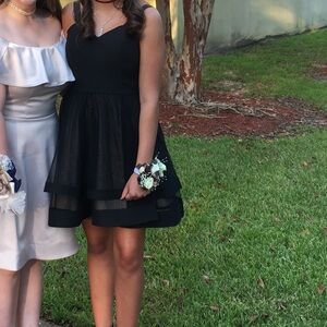 Little black dress La femme